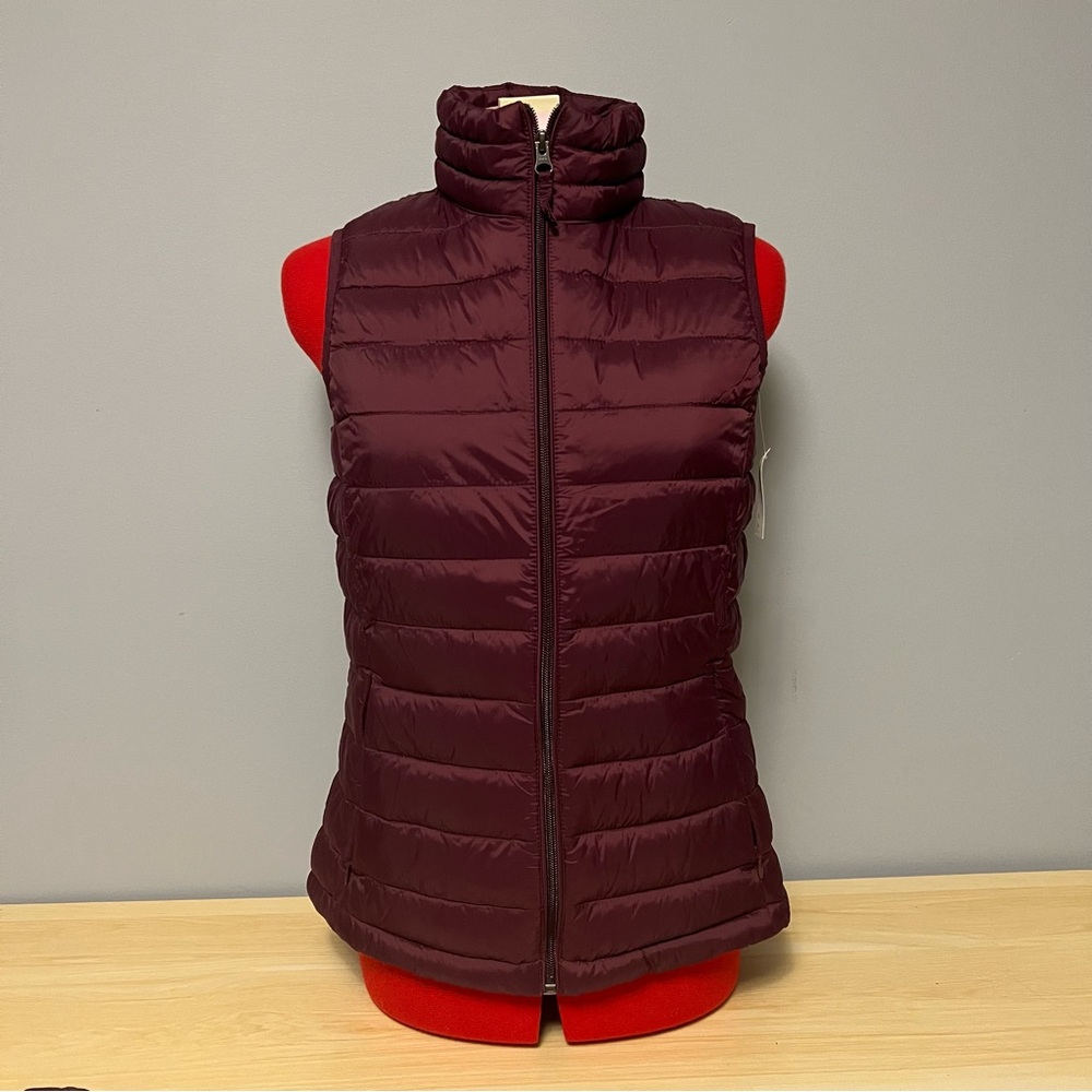 NEW - Lightweight Water-Resistant Packable Puffer Vest - S
